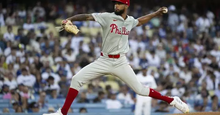 Sosa and Schwarber homer back-to-back after earthquake felt in Phillies&#8217; 6-2 win over Dodgers