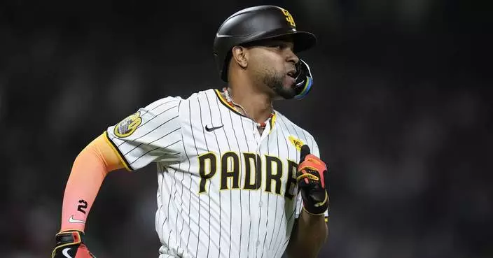 Bogaerts has RBI single, Merrell makes game-saving catch in 9th as Padres beat Pirates 2-1