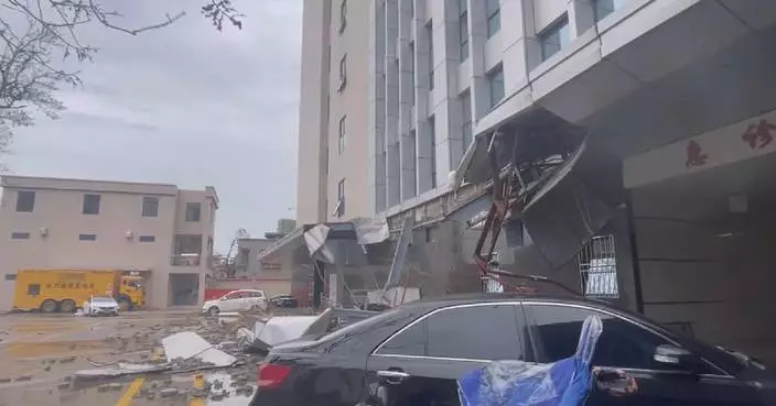 Destructive super Typhoon hits south China's Guangdong, Hainan