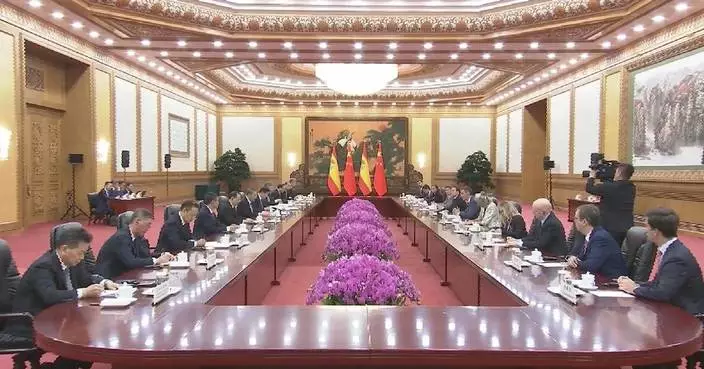 Premier Li holds talks with Spanish PM