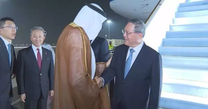 Chinese premier lands in Abu Dhabi for visit