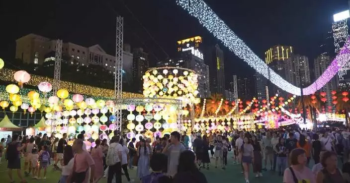 Mid-Autumn Festival mood spreads across Hong Kong