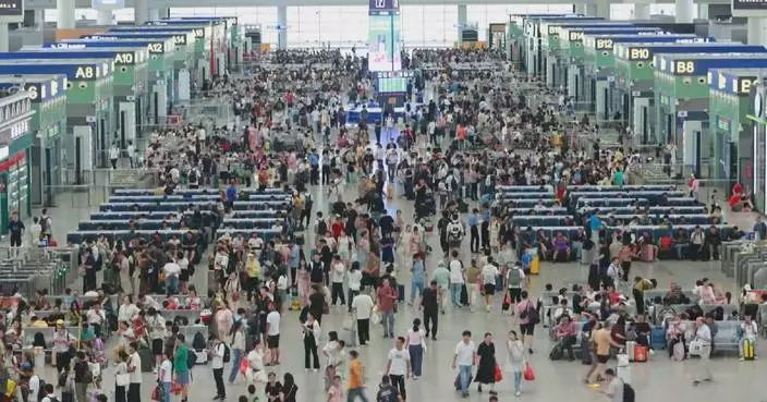 China&#8217;s railways to handle 11.8 mln passenger trips on 2nd day of Mid-Autumn Festival holiday