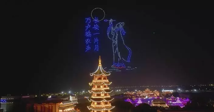 Lantern shows, traditional performances delight moon-gazers during Mid-Autumn Festival