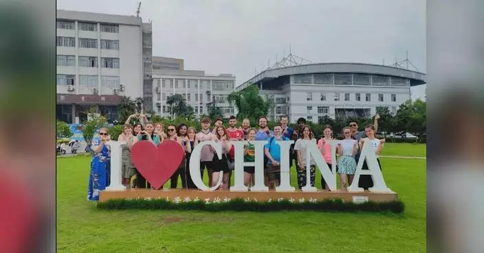 Northern Irish student shares love of Chinese culture during Mid-Autumn Festival