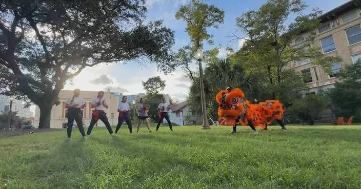 Lion Dance Troupe in US Texas university dedicated to presenting Chinese culture to locals