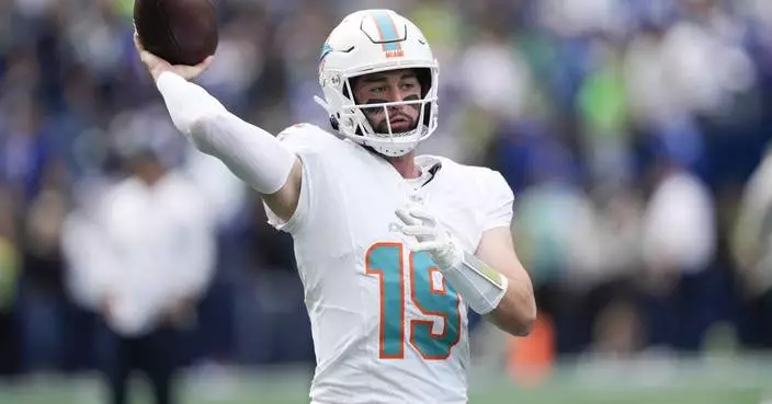 Dolphins dealing with another QB injury after Skylar Thompson leaves in the 2nd half vs. Seahawks