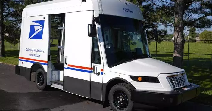 USPS&#8217; long-awaited new mail truck makes its debut to rave reviews from carriers