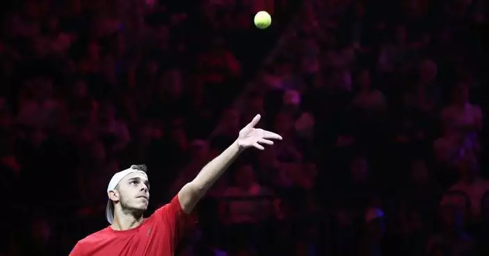 Tsitsipas beats Kokkinakis to earn point for Team Europe at Laver Cup