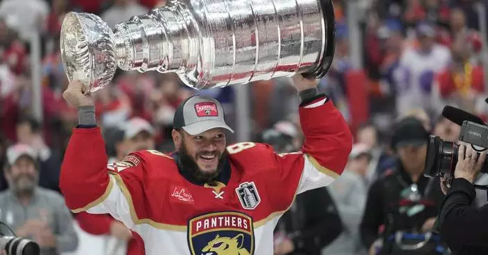 Kyle Okposo, who won a Cup in his final game with Panthers, announces retirement