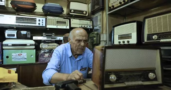 In Iran, the old-time US radio detective &#8216;Johnny Dollar&#8217; returns to the airwaves