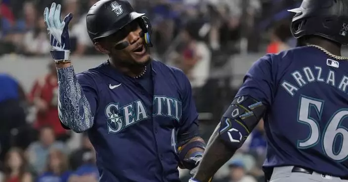 Rodríguez has leadoff HR, tiebreaking single as wild card-chasing Mariners beat Rangers 8-4