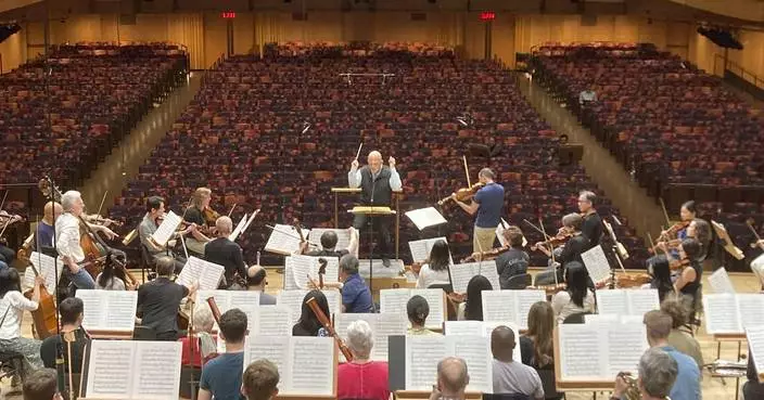 New York Philharmonic musicians agree to 30% raise over 3-year contract