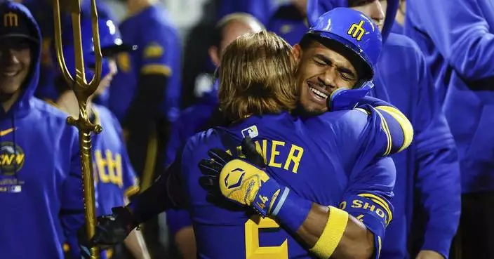 Rodríguez hits 3-run homer in 8th, Mariners beat Rangers 5-4 to spoil deGrom&#8217;s return