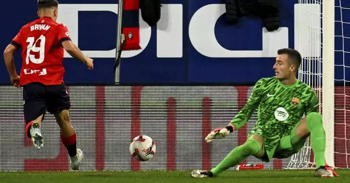 Osasuna stuns Barcelona 4-2 and stops it from tying club record for best season start