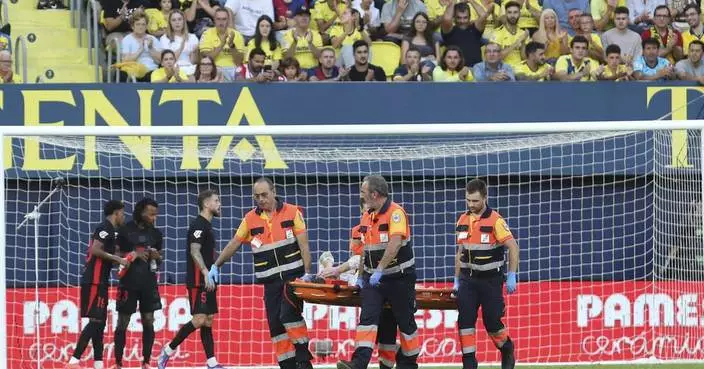 Goalkeeper Ter Stegen leaves Barcelona match on a stretcher after serious knee injury