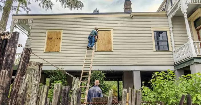 Louisiana residents make last-minute preparations for Tropical Storm Francine