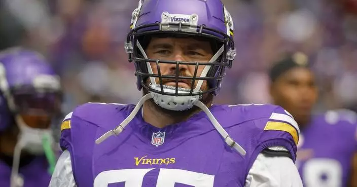 Vikings agree to 2-year extension with run-stopping stalwart Harrison Phillips