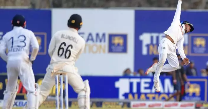 Sri Lanka 102-1 at lunch on the 1st day of the 2nd cricket test against New Zealand