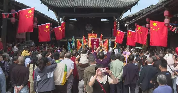 Ancient towns across China allure holidaymakers during National Day holiday