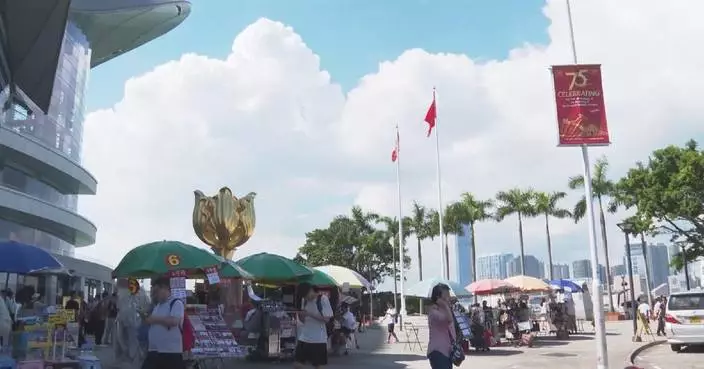 Nearly one million mainland travelers visit Hong Kong during National Day holiday