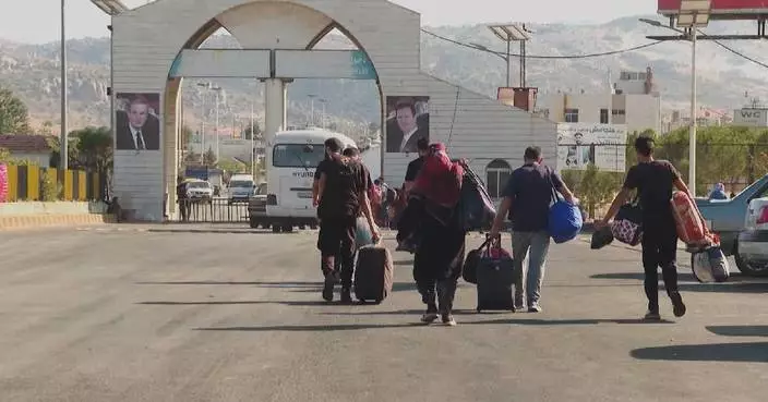 Massive Lebanese refugees flee to Syria to escape Israeli bombardments