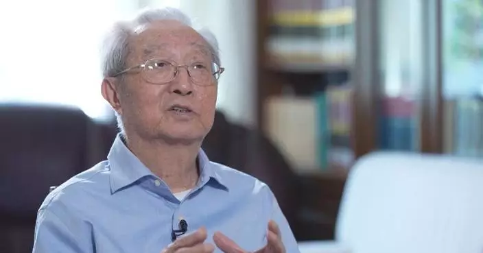 Elderly honoree spends lifetime to win academic credit for Chinese legal history