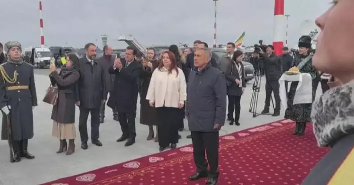 Xi receives warm welcome from senior Russian officials at airport