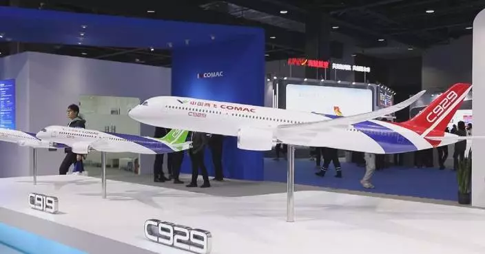 Model of homegrown jumbo jet C929 displayed at aviation conference in Beijing