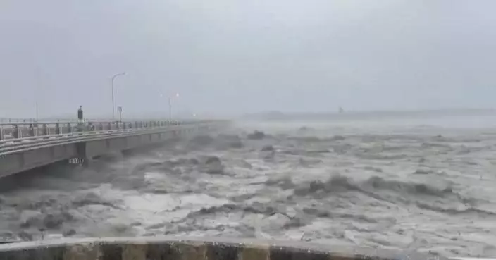 Typhoon Kong-rey kills 1, injures 73 after landing in Taiwan