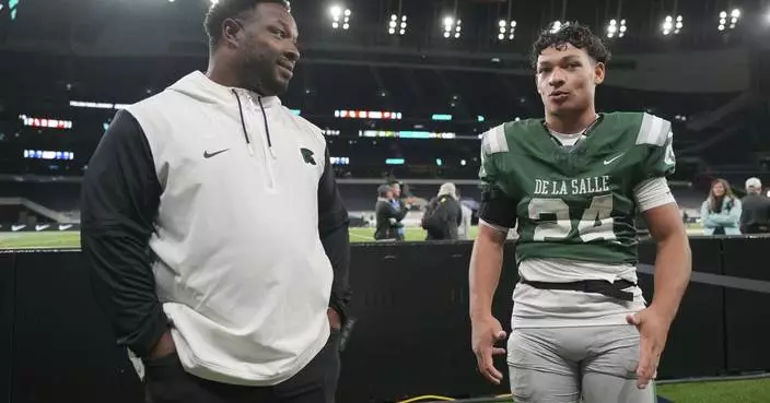 Former Jaguars star Maurice Jones-Drew coaches son and gets win in London over NFL Academy team