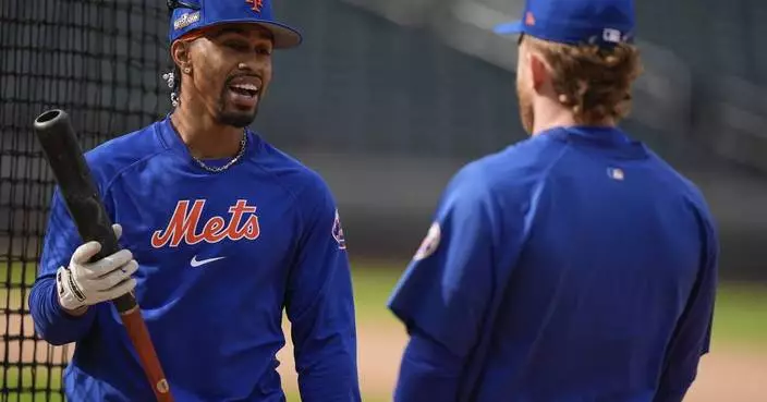 Lindor relishes his 1st home game in a month as Mets trounce Phillies for 2-1 lead in NLDS