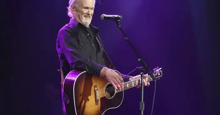 Barbra Streisand, Dolly Parton, Martin Scorsese and more stars pay tribute to Kris Kristofferson