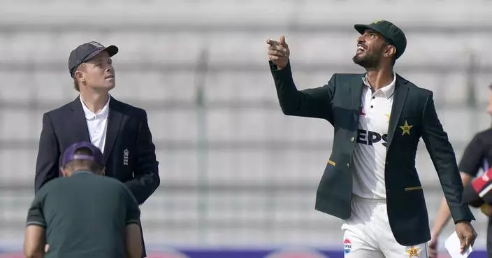 Masood and Shafique centuries lead Pakistan&#8217;s cricketers to 328-4 on Day 1 of first test vs England