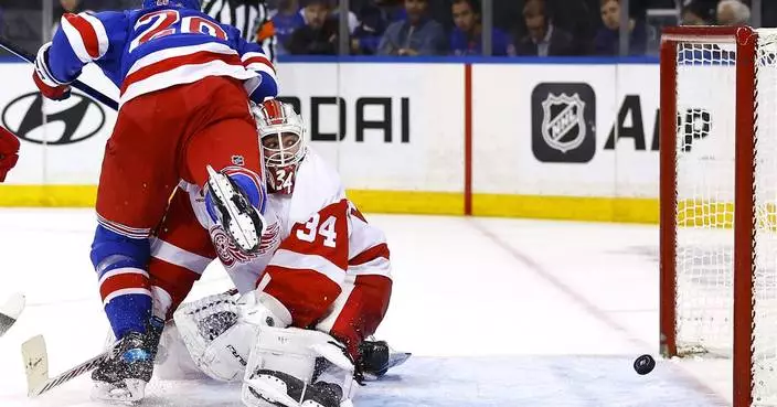 Kreider scores tiebreaking goal in 2nd period as Rangers beat Red Wings 4-1