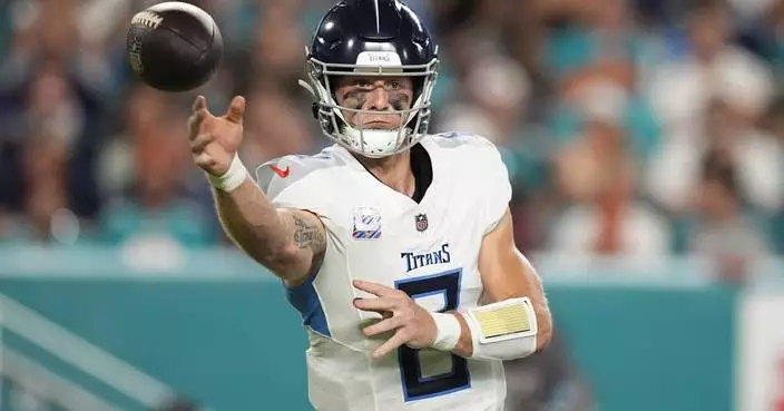 Titans quarterback Will Levis injures shoulder in the 1st quarter against the Dolphins