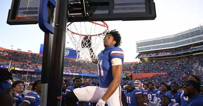 Florida shows it can finish with another second-half closeout and a makeshift dunk contest