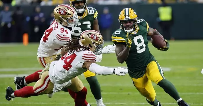 Josh Jacobs runs for 3 TDs as Packers roll to 38-10 triumph over short-handed 49ers