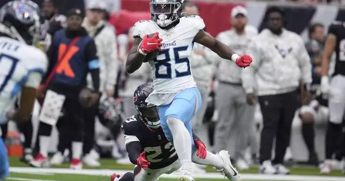 Levis throws 2 TD passes to help Titans outlast Texans 32-27