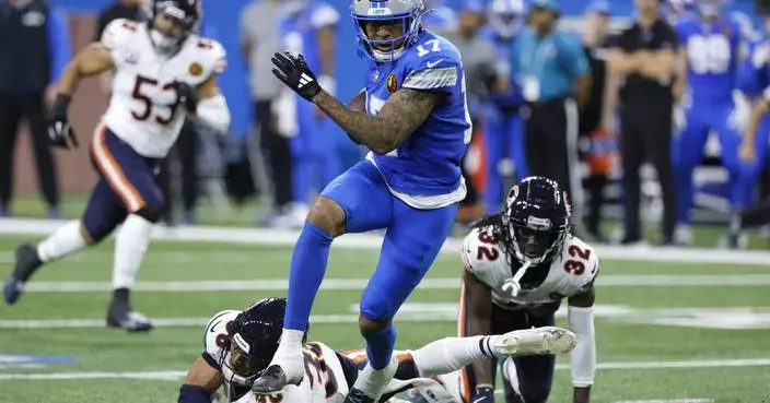 Lions extend win streak to 10 games, hold off Bears for 23-20 victory