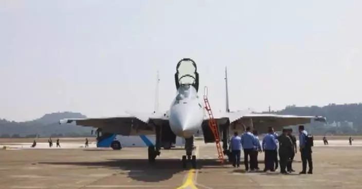 China&#8217;s J-15T carrier-borne fighter jet arrives for Zhuhai airshow