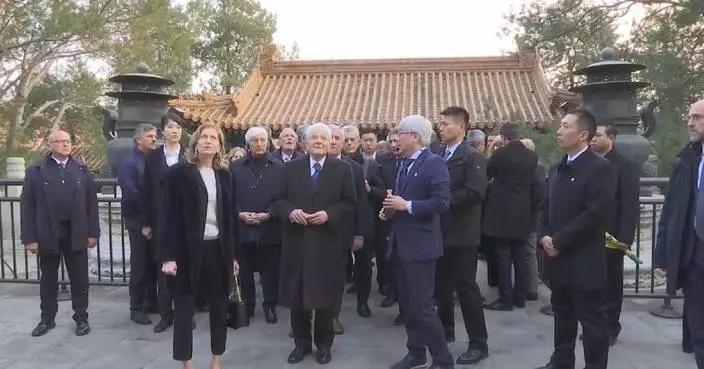 Italian president tours Summer Palace in Beijing