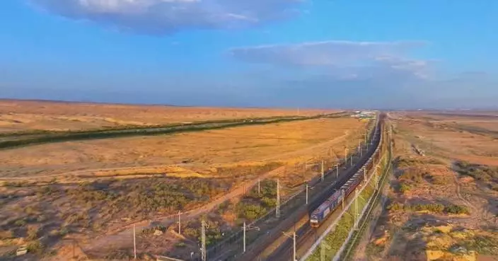 Xinjiang railway transport volume exceeds 200 mln tons