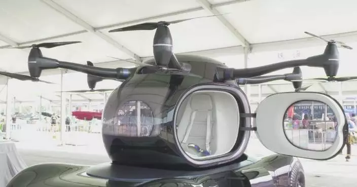 "Flying car" debuts at Airshow China unveil diverse tech paths of low-altitude economy