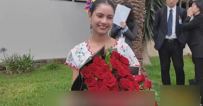 Peruvian girl shares exciting moment of greeting President Xi with flowers