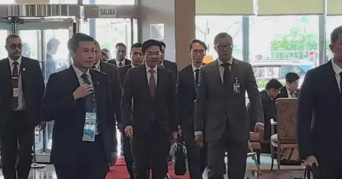 Singaporean PM arrives to meet Xi