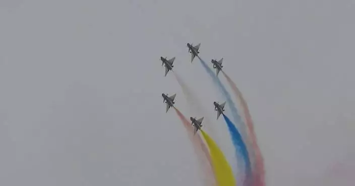 Persistent pursuit of excellence creates brilliance of Bayi Aerobatic Team at Zhuhai airshow