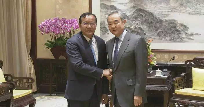 Chinese foreign minister meets Cambodian deputy prime minister