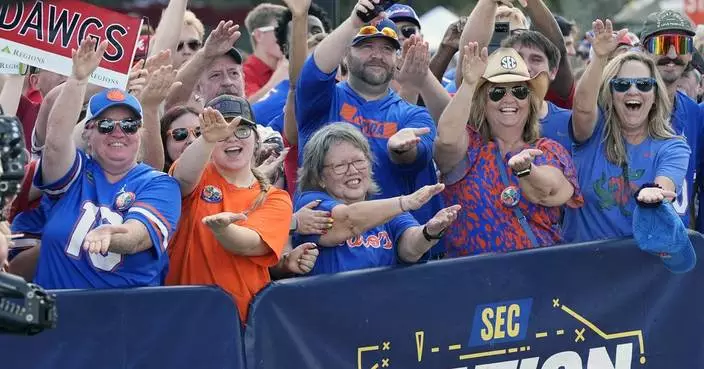 Jacksonville Sheriff's Office reviews officer altercations with fans at Georgia-Florida game