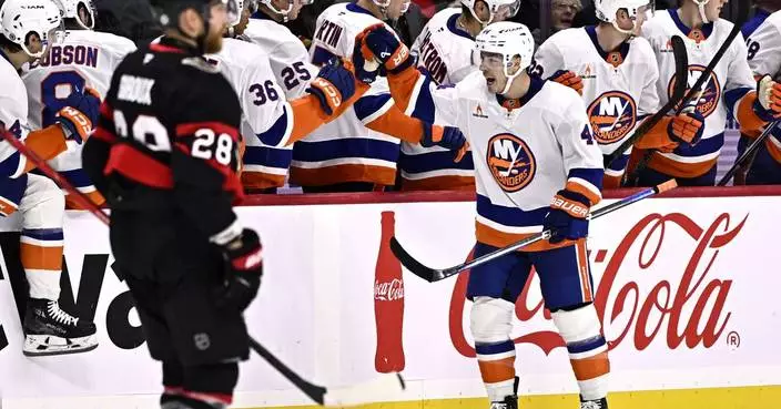 Bo Horvat leads the Islanders past the Senators 4-2